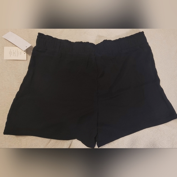 Women's Retrology Airwash Wear Anywhere Shorts Size Large - Picture 2 of 4